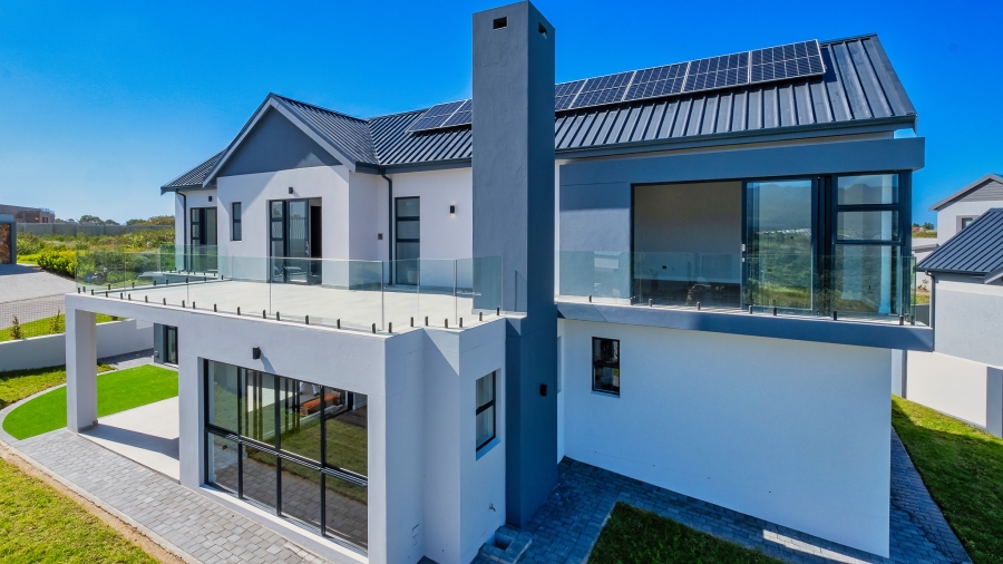 4 Bedroom Property for Sale in Kingswood Golf Estate Western Cape